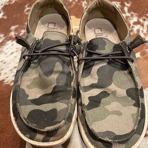 Camo Hey Dudes in like new condition